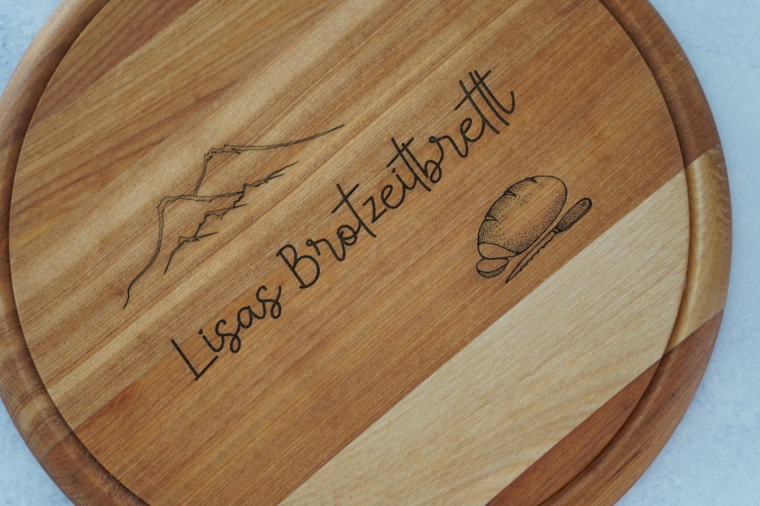 Brotzeitbrett rund mit personalisierung