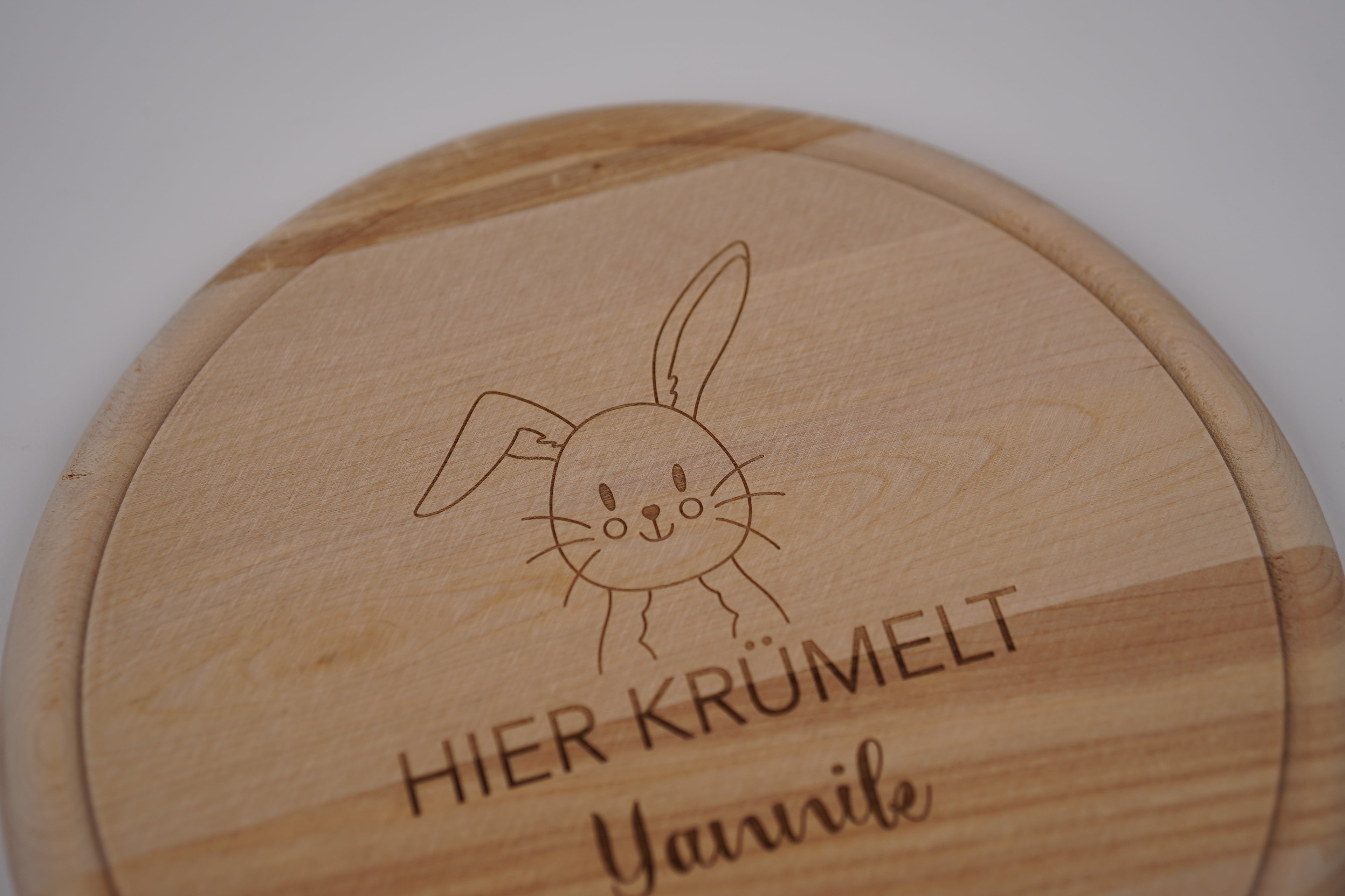 Brotzeitbrett rund personalisiert ,,Gravur Hase&