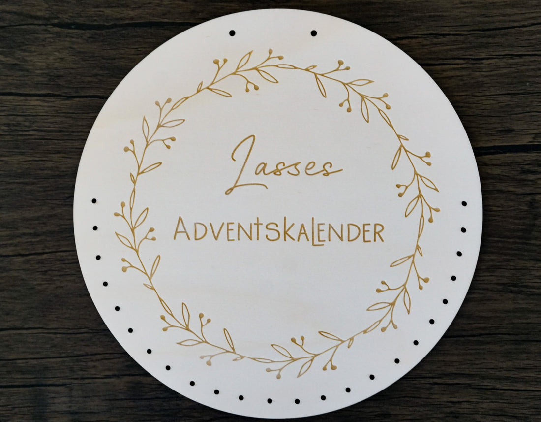 Adventskalender rund I personalisierbar - HOLZKINO